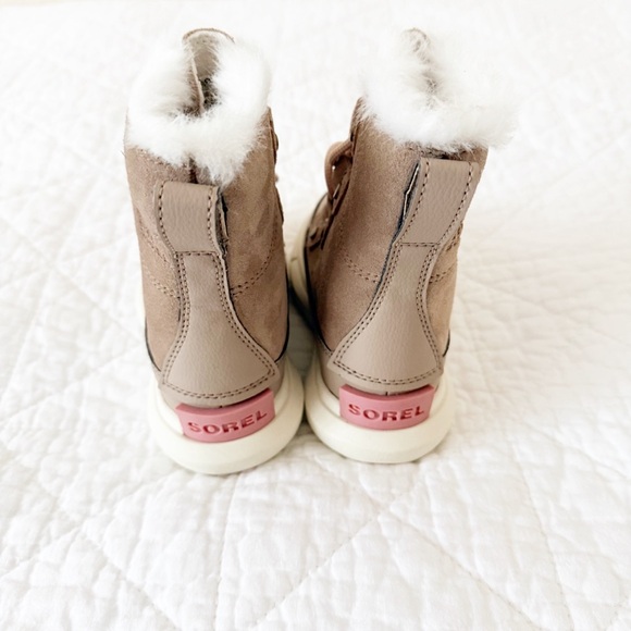 NEW Sorel Kids Youth Explorer Lace Boots Tan 9 NWOT - Picture 7 of 9